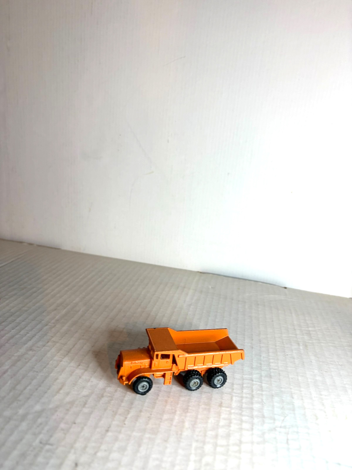 LIL Toys  Autocar Quarry 10-Wheel Dump Truck "Orange" Built-up  H.O. 1:87