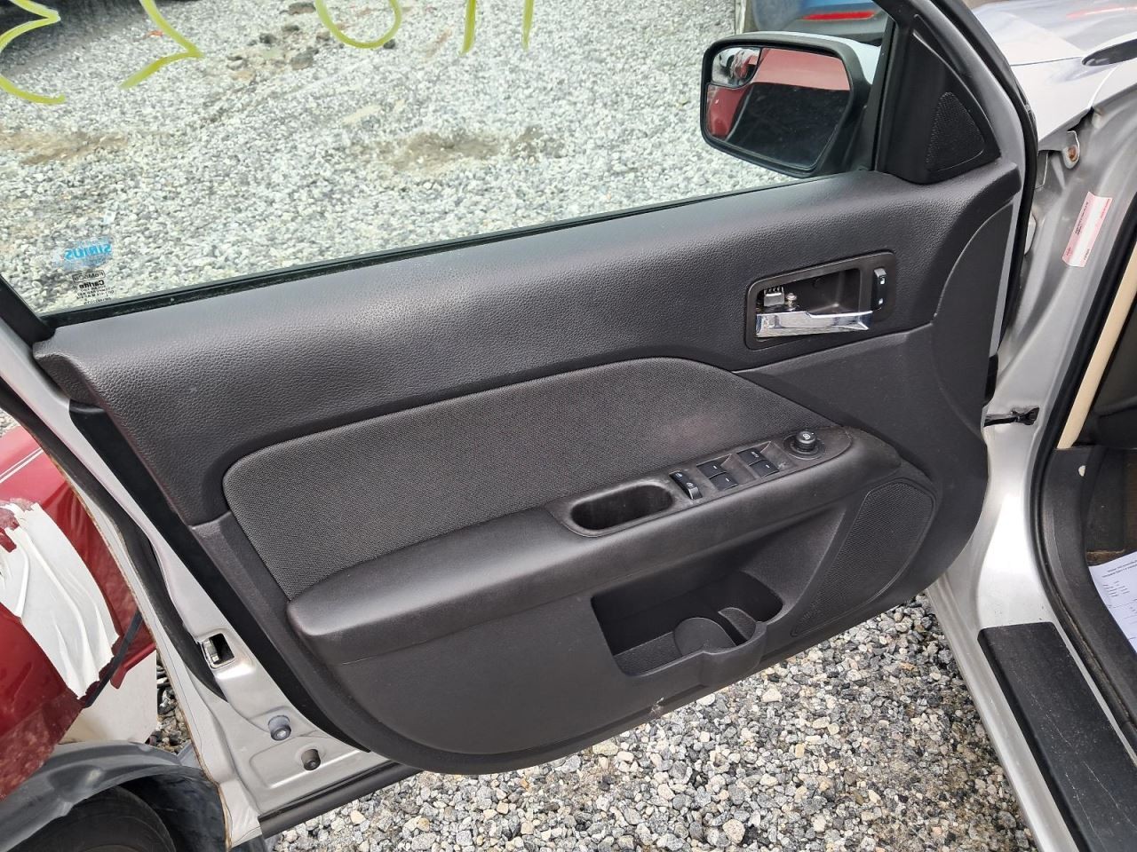 FUSION 2012 Glove Box 4815711