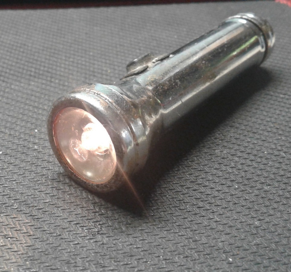 Tom Thumb 3 1/8 Flash Light Miniature  some rust and corrosion