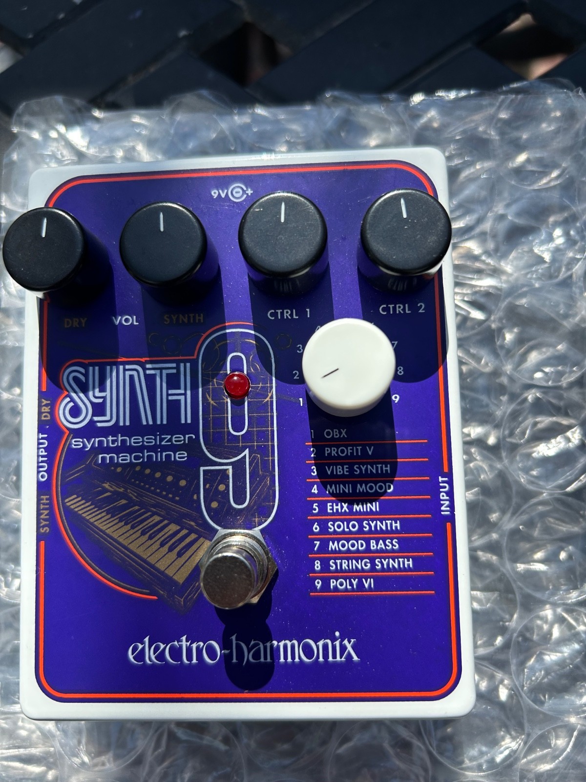 Electro-harmonix Synth 9 guitar synthesizer machine