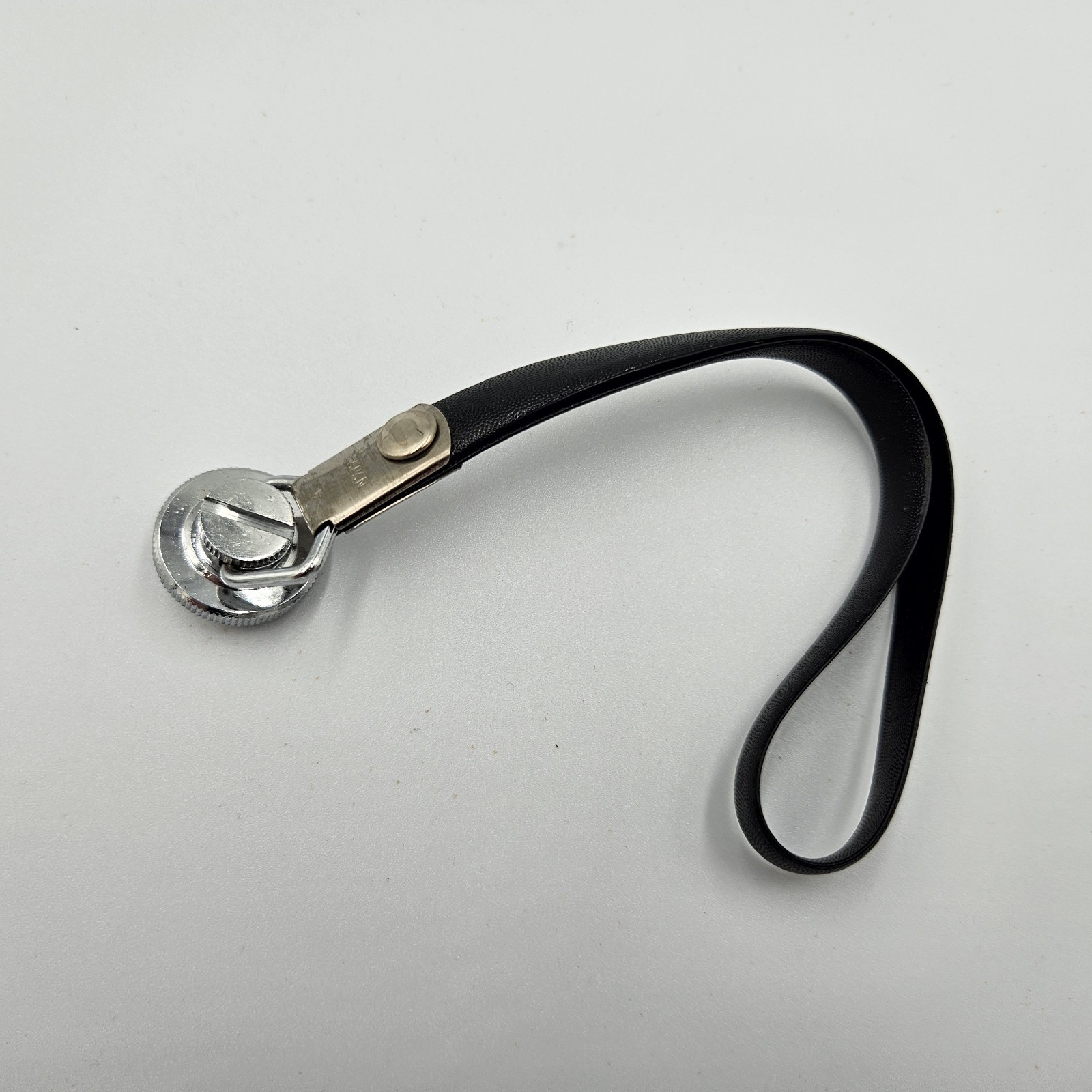 [MINT] DIA wrist strap w/ plastic case vtg
