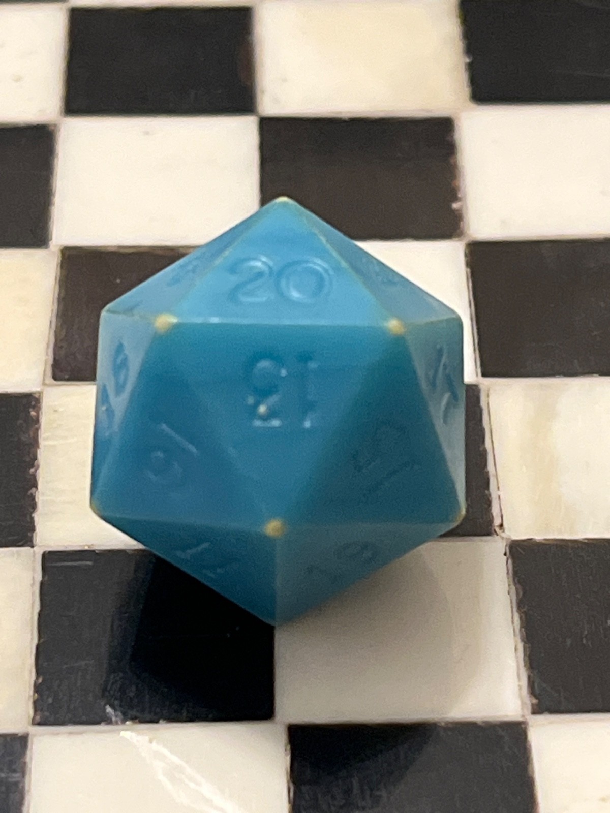 Vintage Armory CHAMELEON d20 1-20 blue rpg ad&d dice 021425@