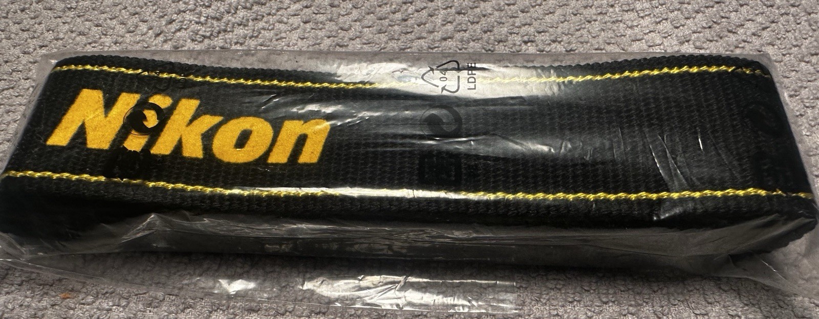 NIKON 1 1/2 WIDE CAMERA STRAP (NEW)