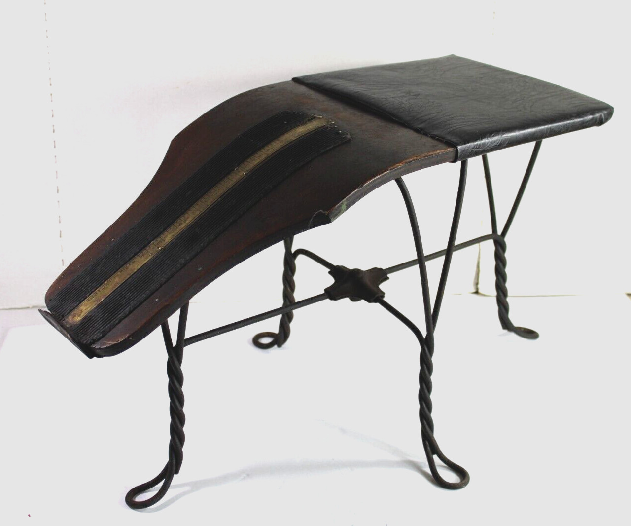 ANTIQUE VINTAGE WOODEN SHOE STORE SALESMAN FITTTING STOOL SEAT BENCH FOOT REST