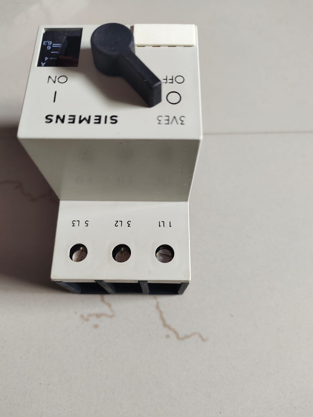 SIEMENS 3VE3 000-2KA 00 Circuit Breaker