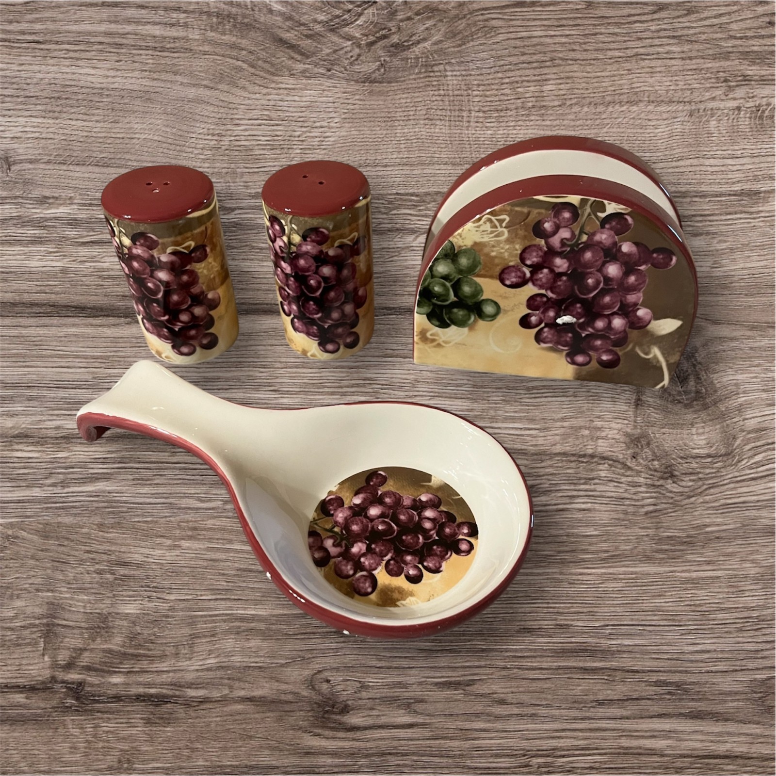 4 Piece Vineyard Grape Stovetop Set! NIB! S2-695
