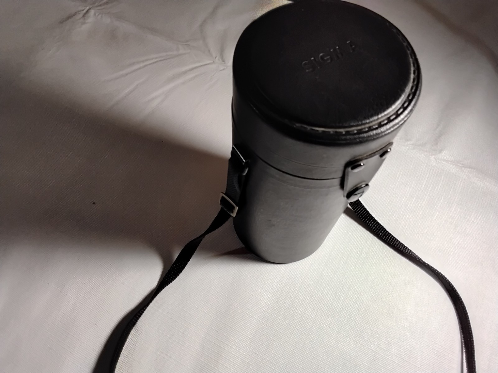 Sigma LC-8 Lens Case- Mint- w/strap