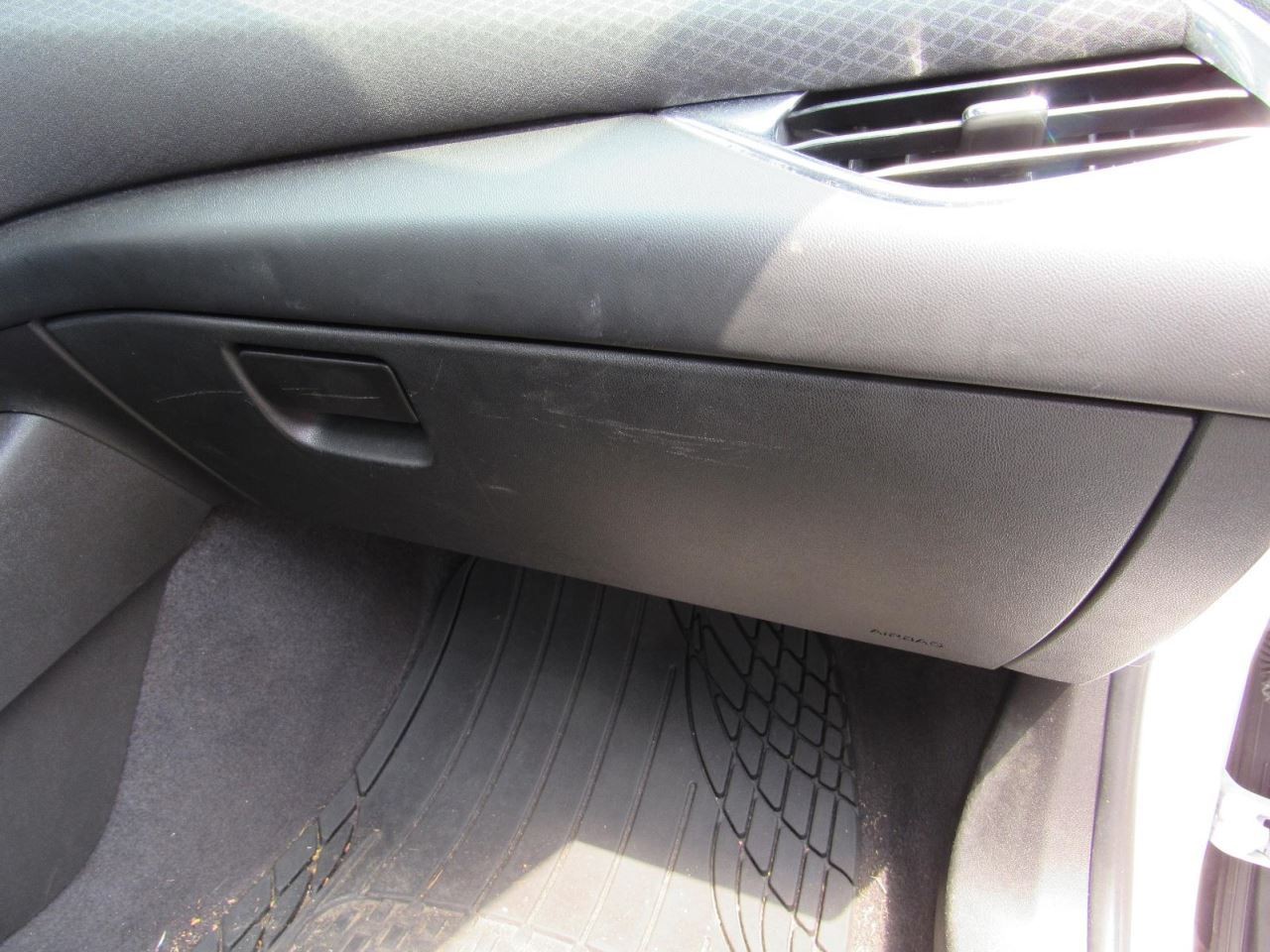 MALIBU    2017 Glove Box 1054765