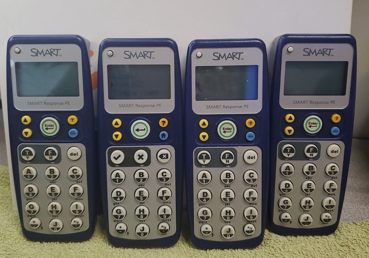 Smart Technologies Senteno Remote Clicker. 03-00220and router