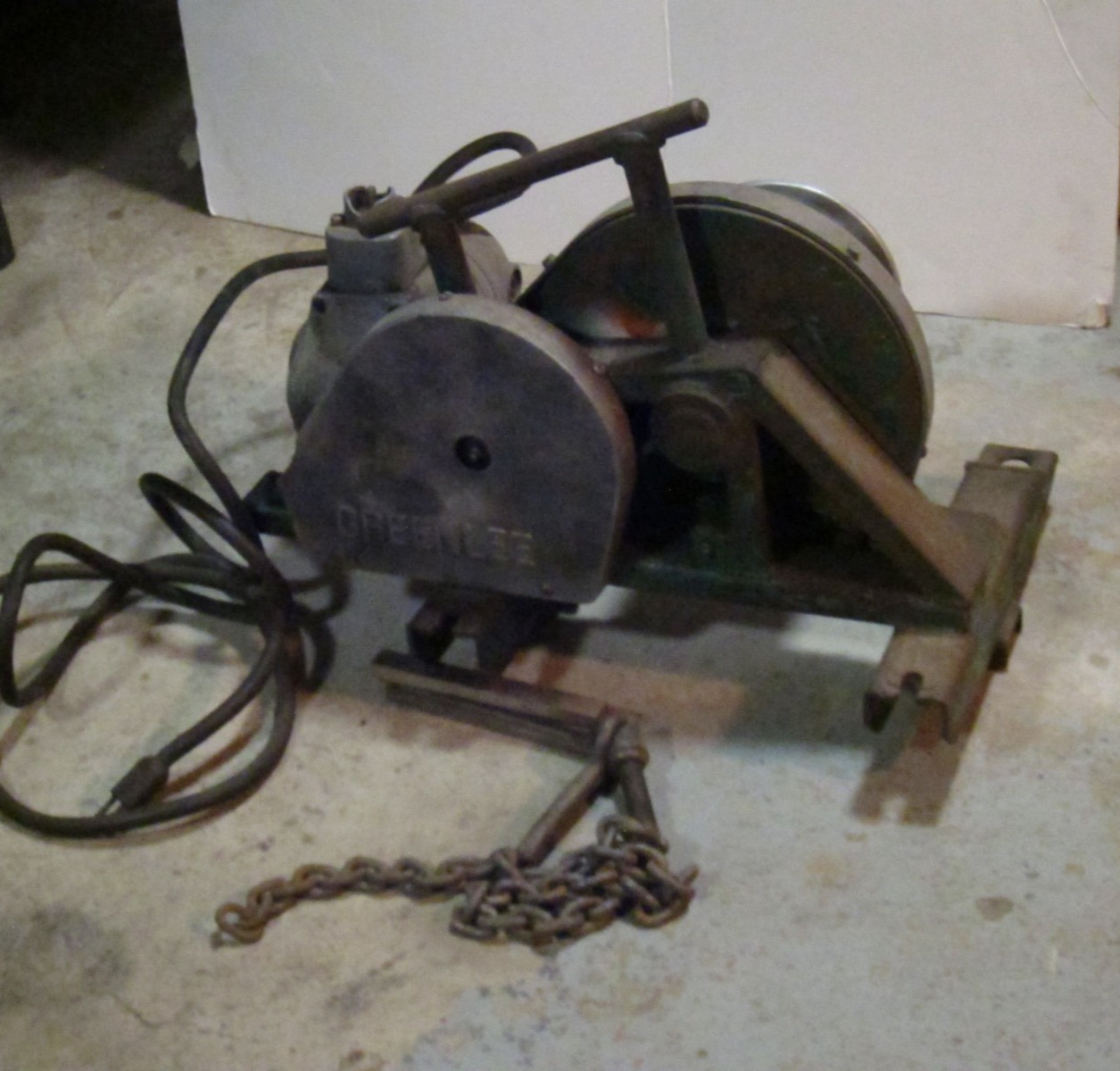 Greenlee 640 4000lb Tugger Wire Cable Puller Used/Good Condition, w/ chain