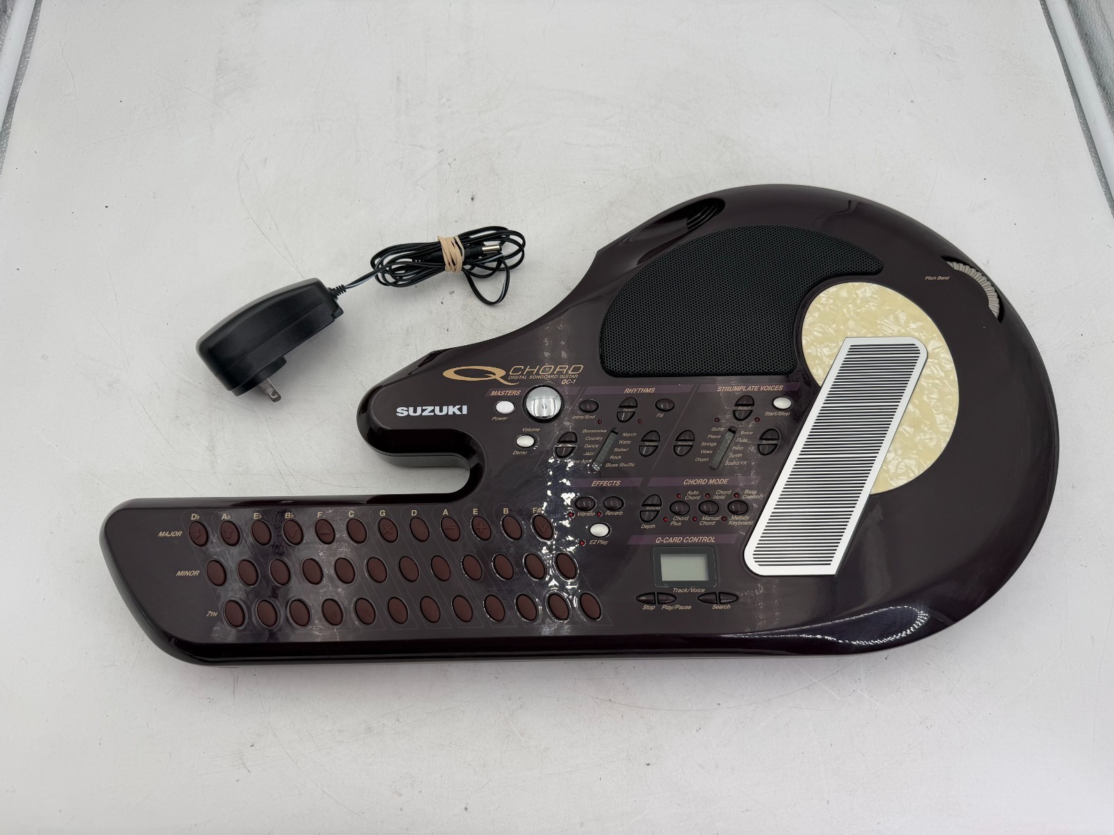 Suzuki QChord QC-1 Digital SongCard Guitar Synthesizer Black Portable W/Charger