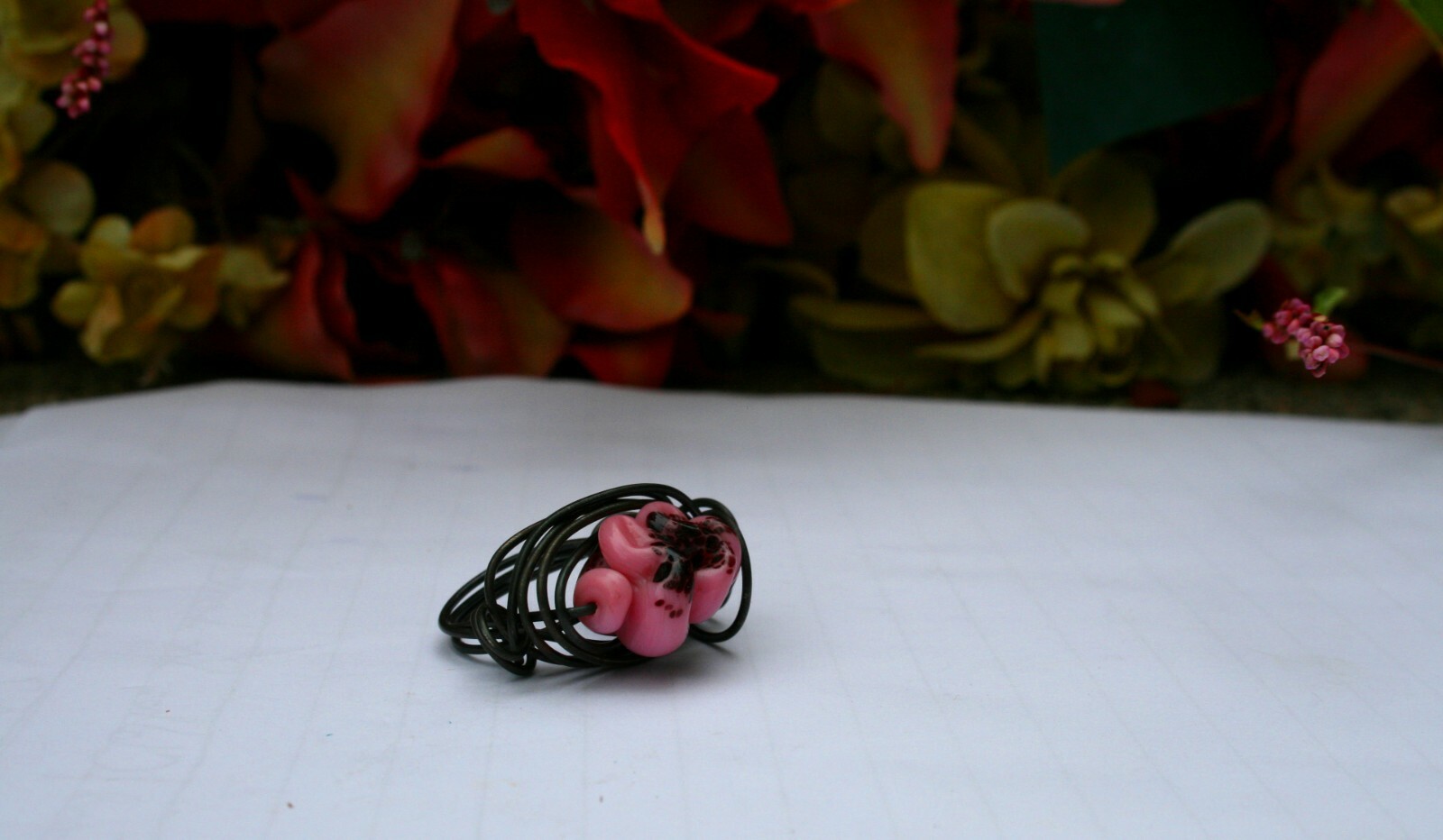 Large Wire Wrapped Statement Ring, Pink Plastic Bubbly Charm, Size 8, NEW