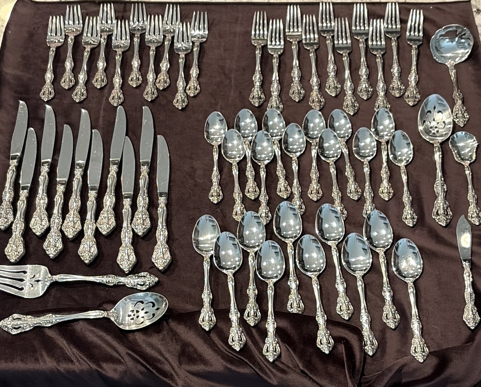 57 piece ONEIDA Michelangelo Stainless Steel flatware set