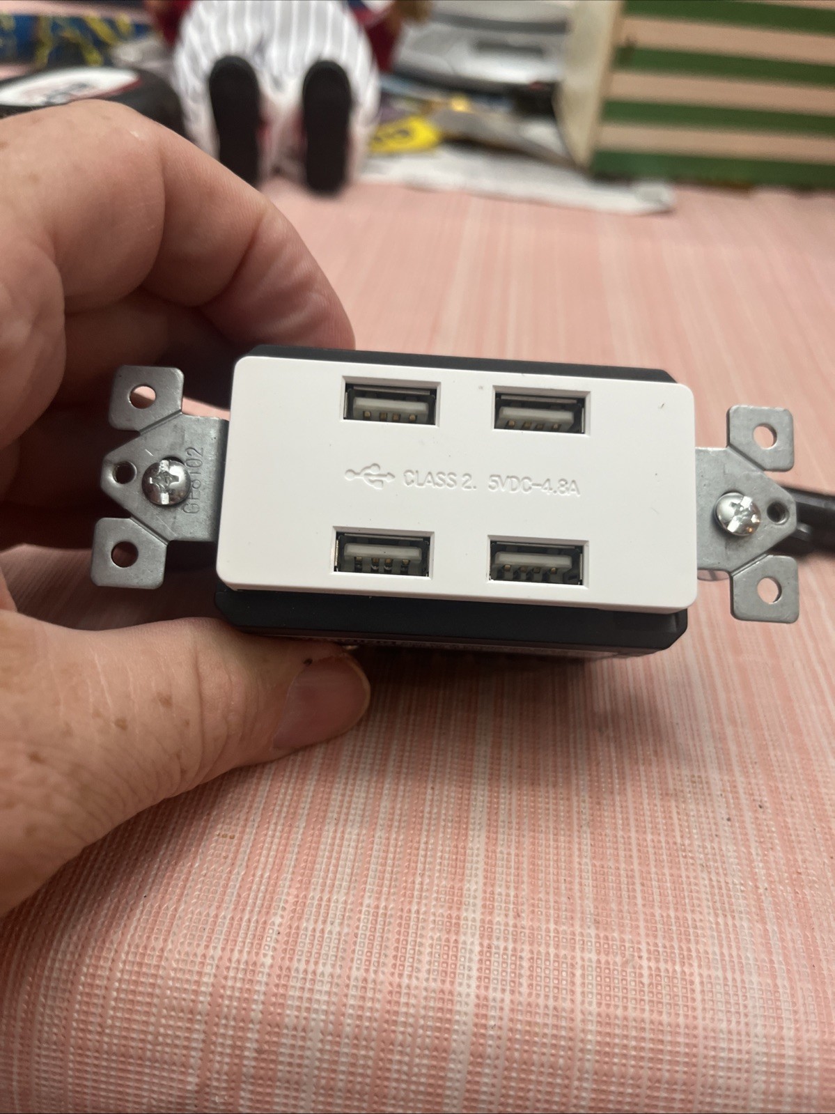 GE USB Outlet Adapter 4 USB Ports. Class 2 5VDC. 4.8A