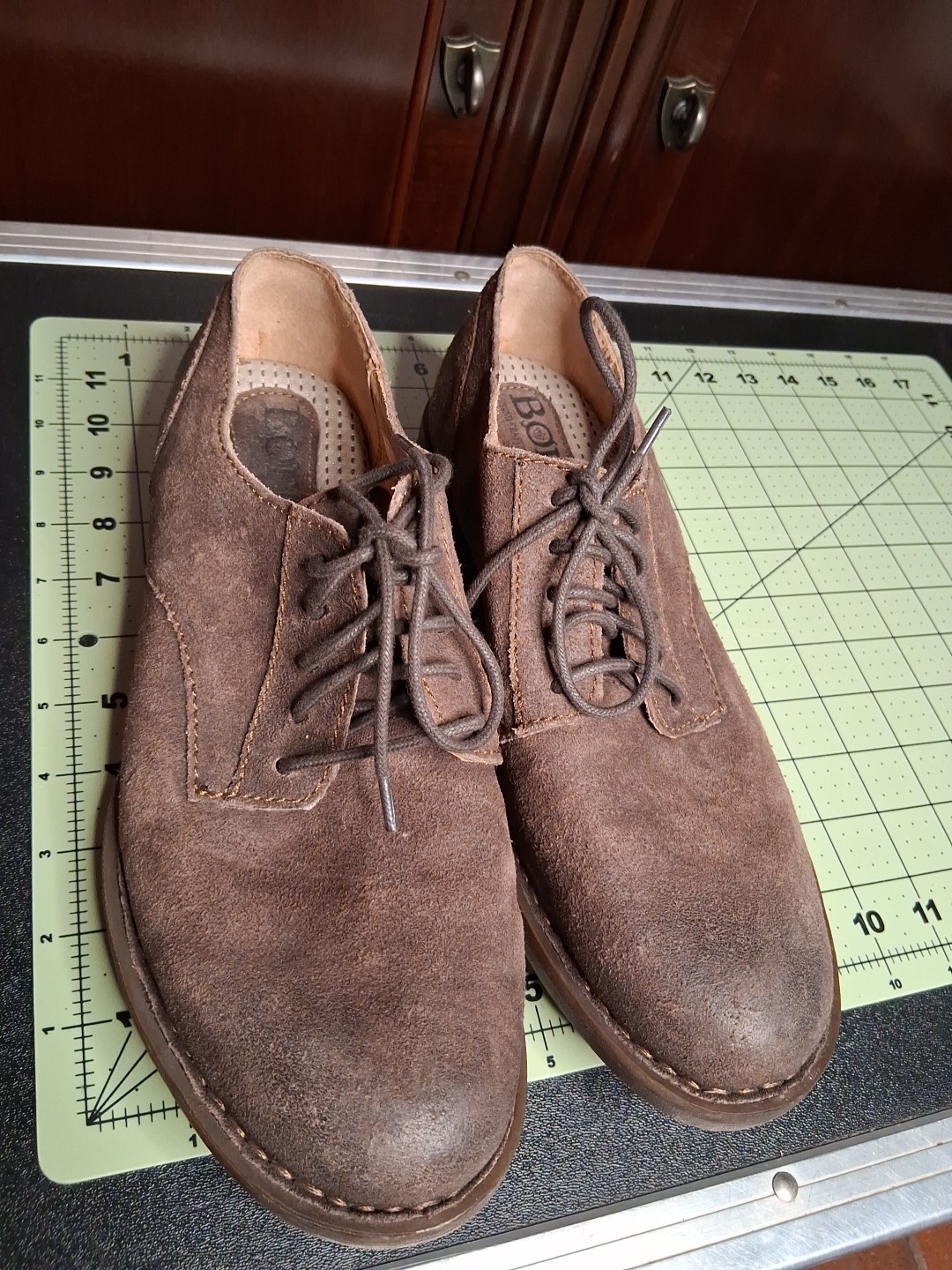 Men's Born Suede Leather Low Chukka Derby Tie Shoes Size 8.5 Chocolate Brown EUC