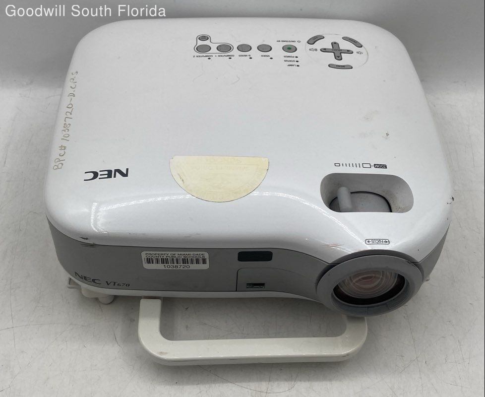 NEC Model VT670 White Desktop Portable Home Theater Projector Not Tested