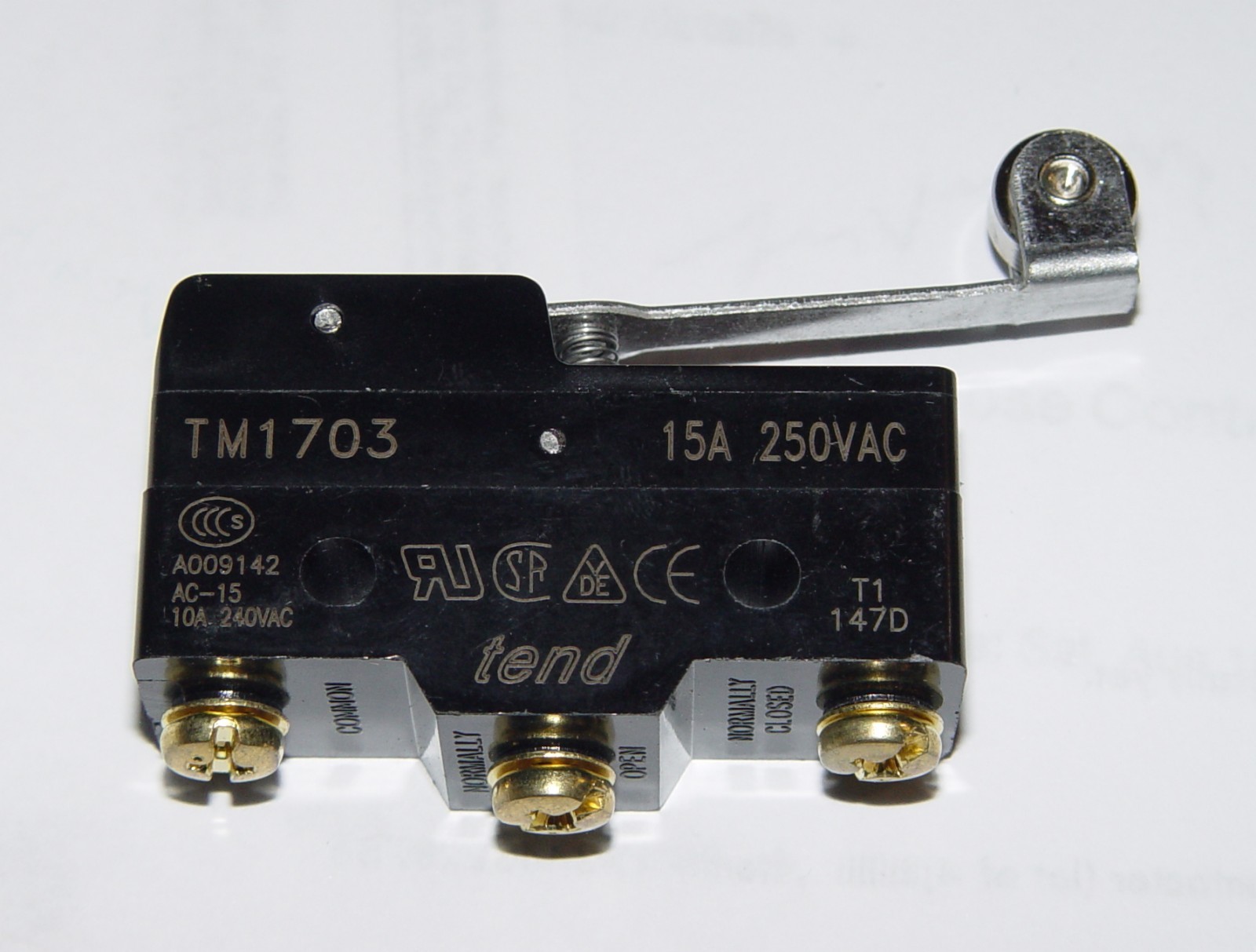 New Micro Switch, 15 amp, 250 Volt AC, roller, N.O. and N.C. contacts
