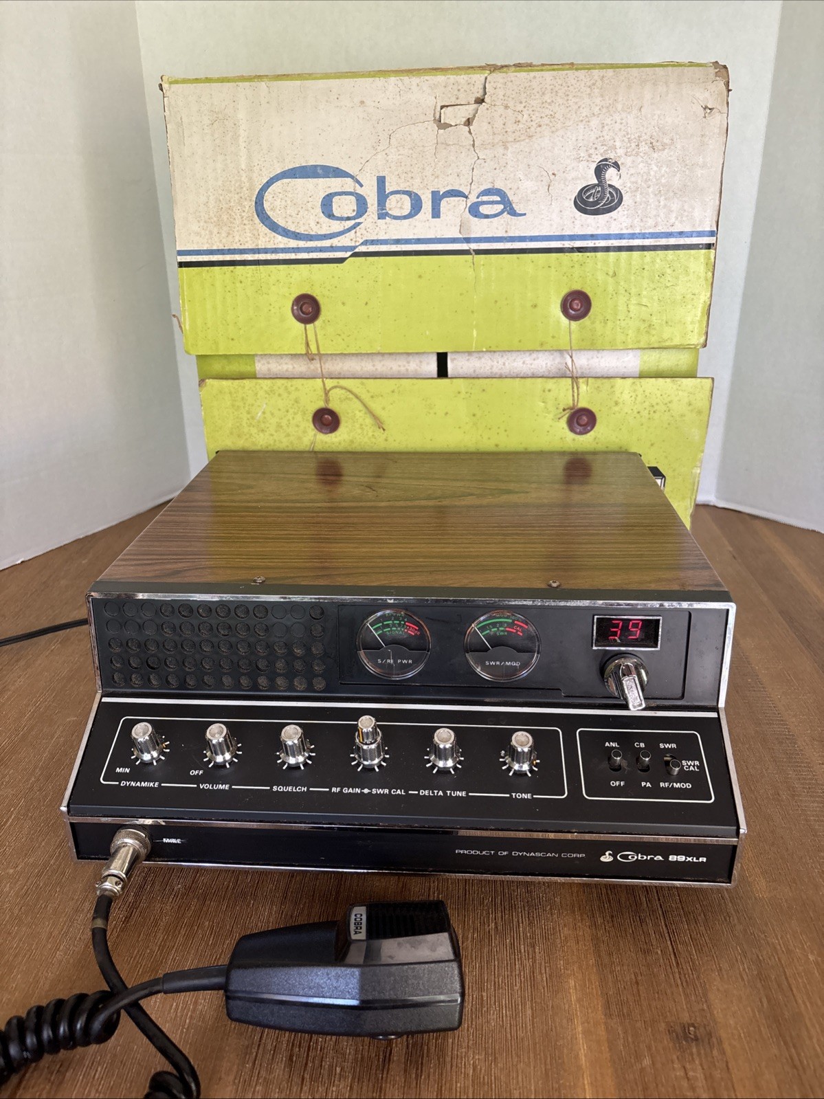 Cobra 89XLR Dynascan 40-Channel CB Base Station with Microphone, with Box WORKS