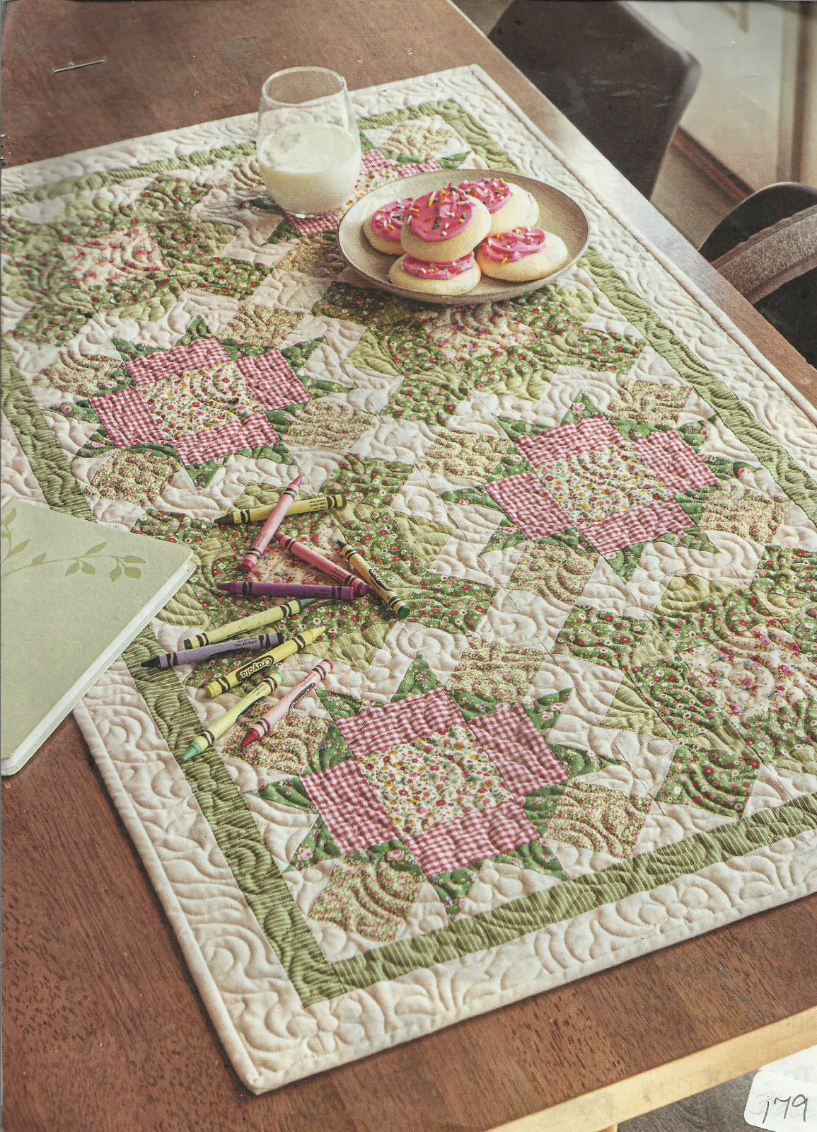 A0423 CHERISHED MOMENTS RUNNER QUILT PATTERN/INSTRUCTIONS