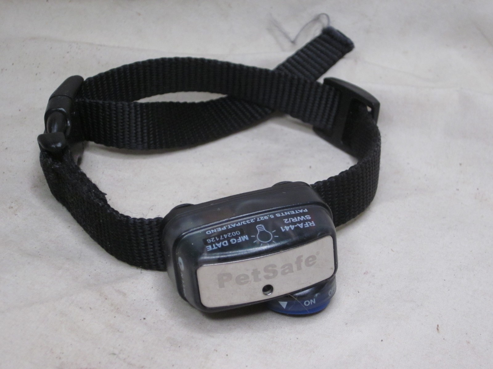 pre-owned PetSafe RFA-441 SWR2 anti- bark collar small dog canine training