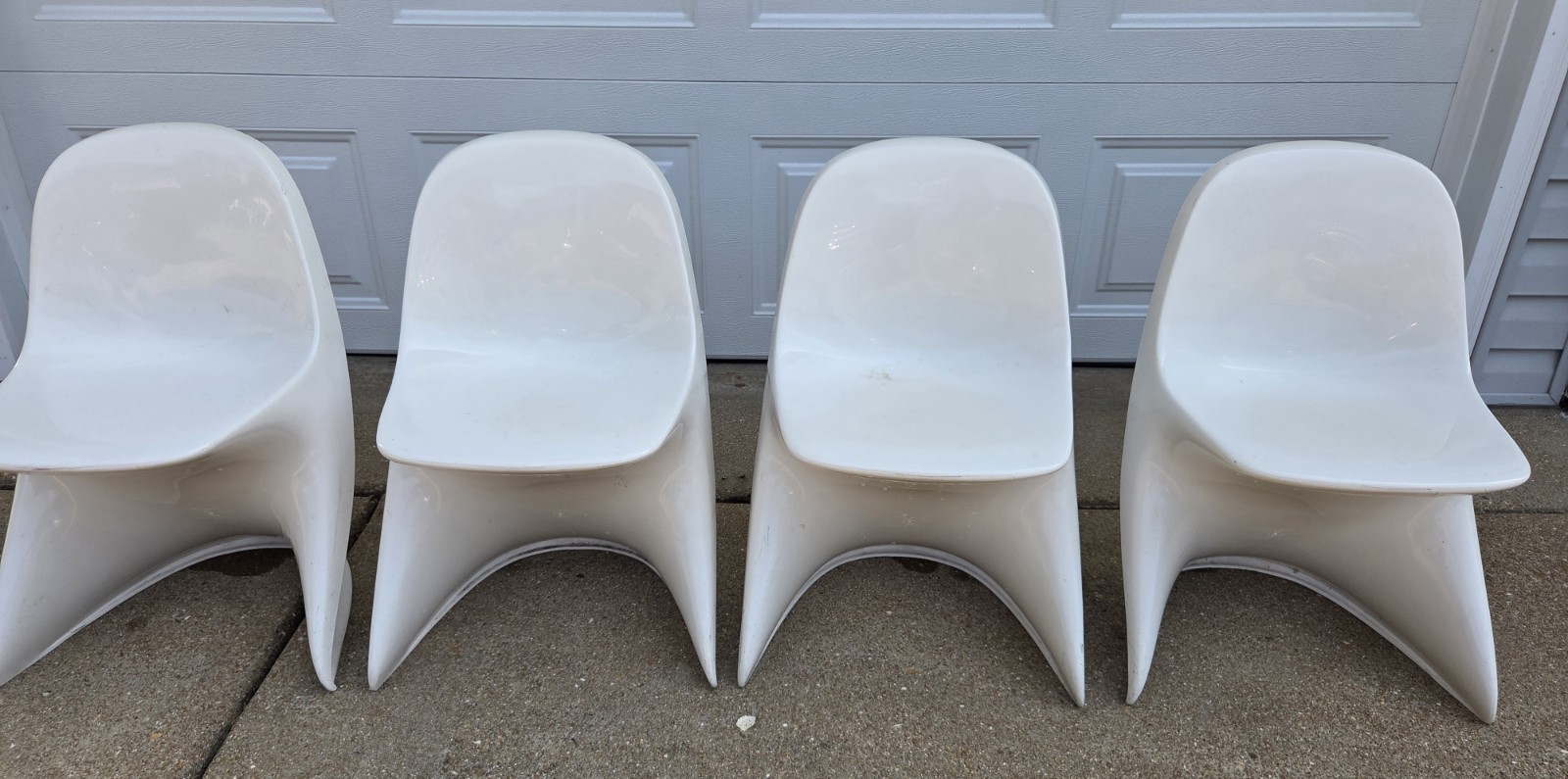 Casalino I Stacking White Child Size Chairs 4