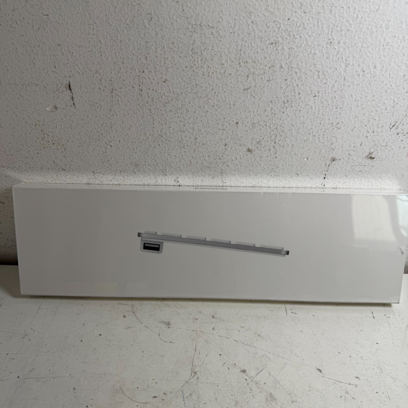 Apple A1243 White Silver USB Compact QWERTY Keyboard with Numeric Keypad - New