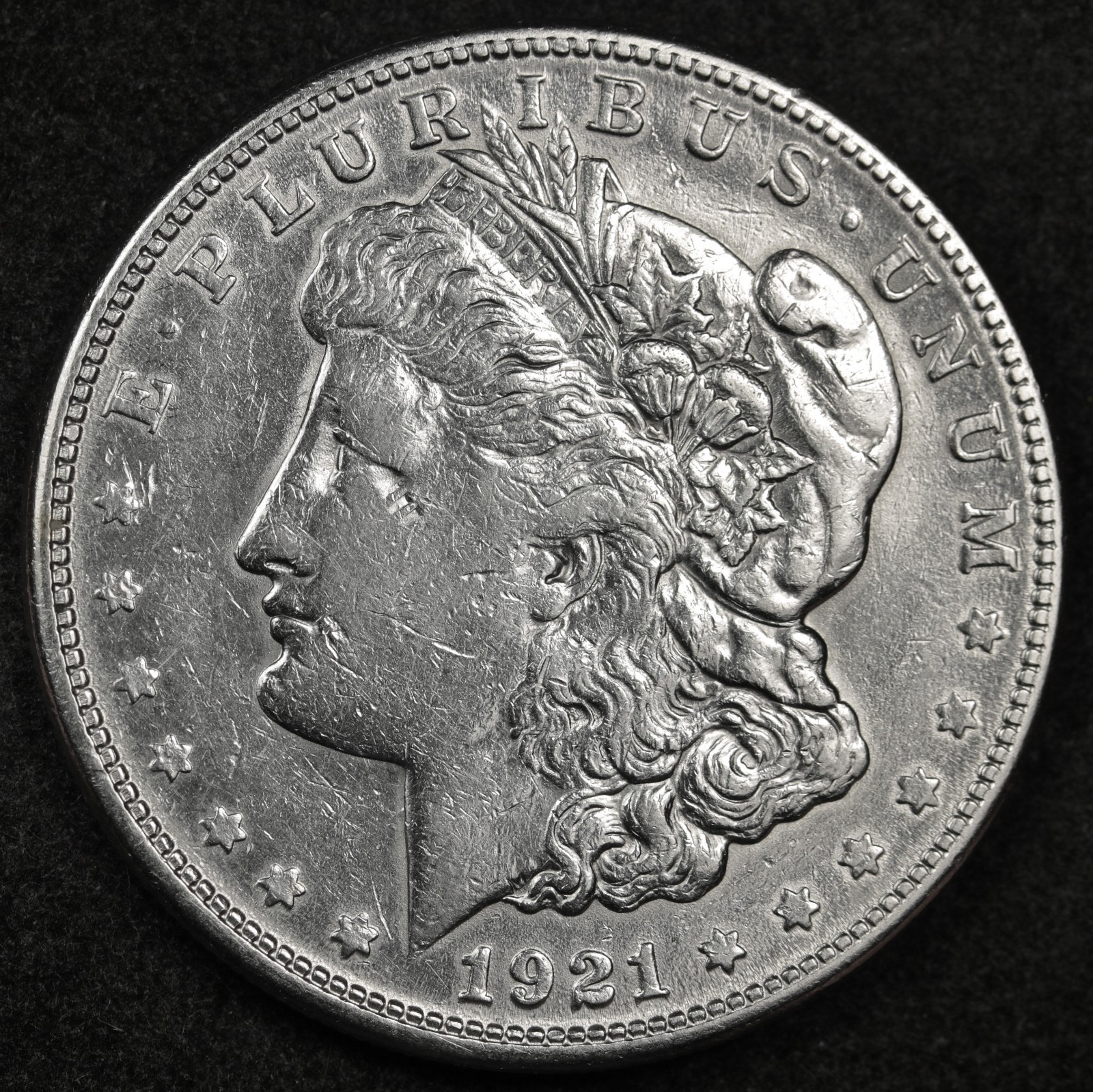1921-s Morgan Silver Dollar.  High Grade.  125960   Inventory G