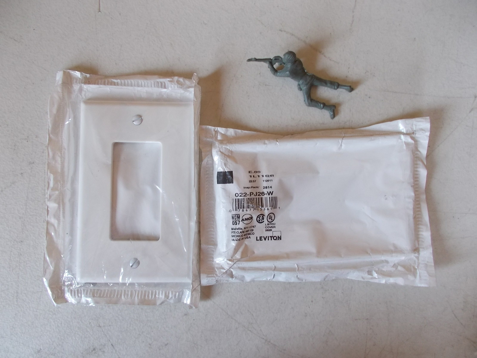 NEW  Leviton 022-PJ26-W Wall Plates, Lot of 2 *FREE SHIPPING*
