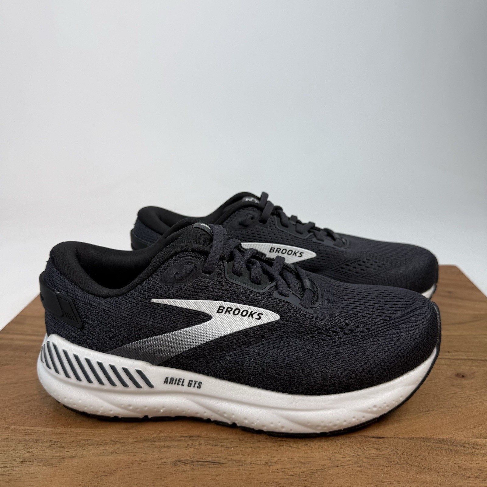 New Womens Brooks Ariel 24 GTS Athletic Running Comfort Sneakers Shoes Sz 7 EE