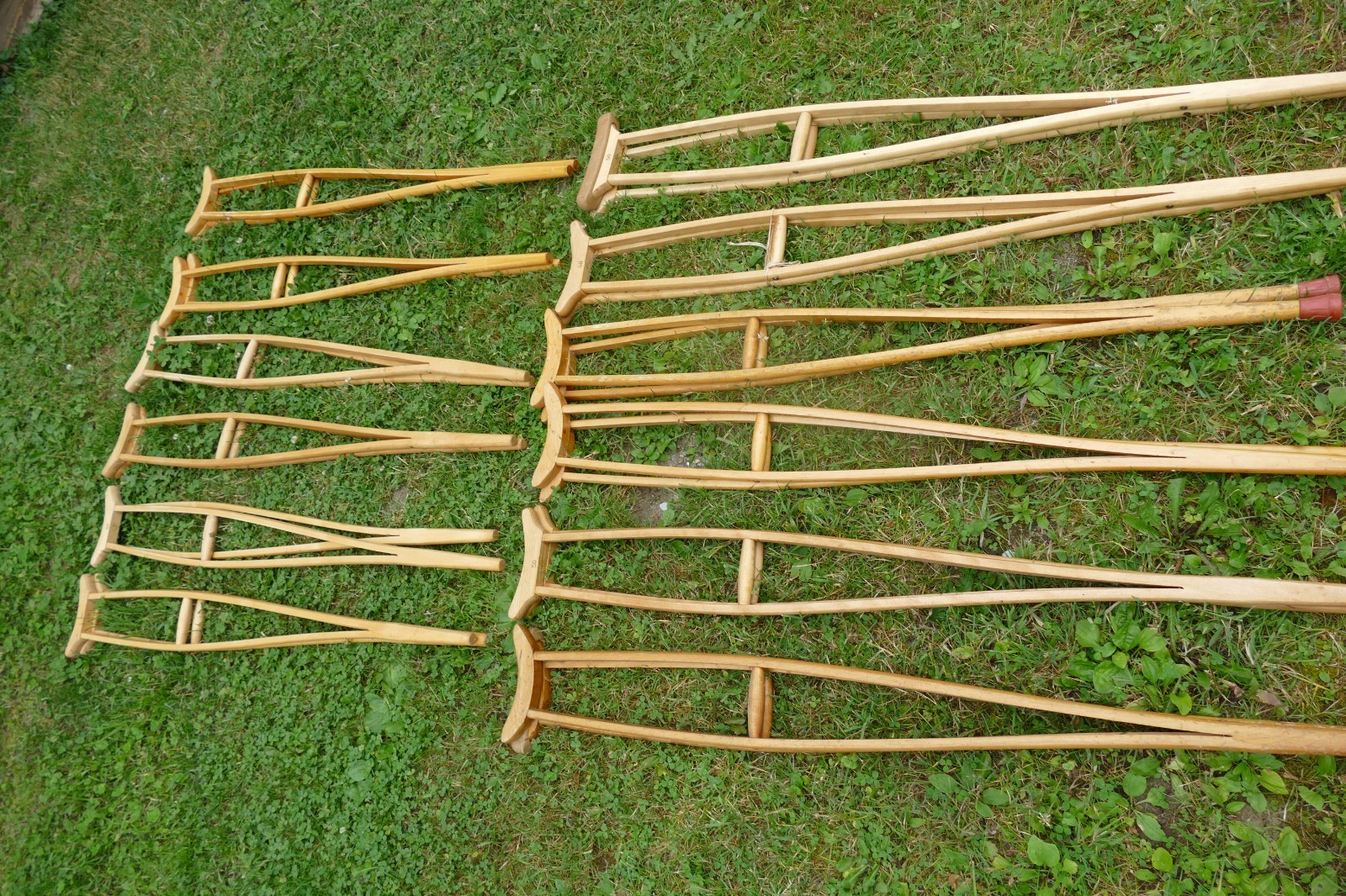 medical wood crutches lot of 12 7 are 50 inch 5 are 48 inch
