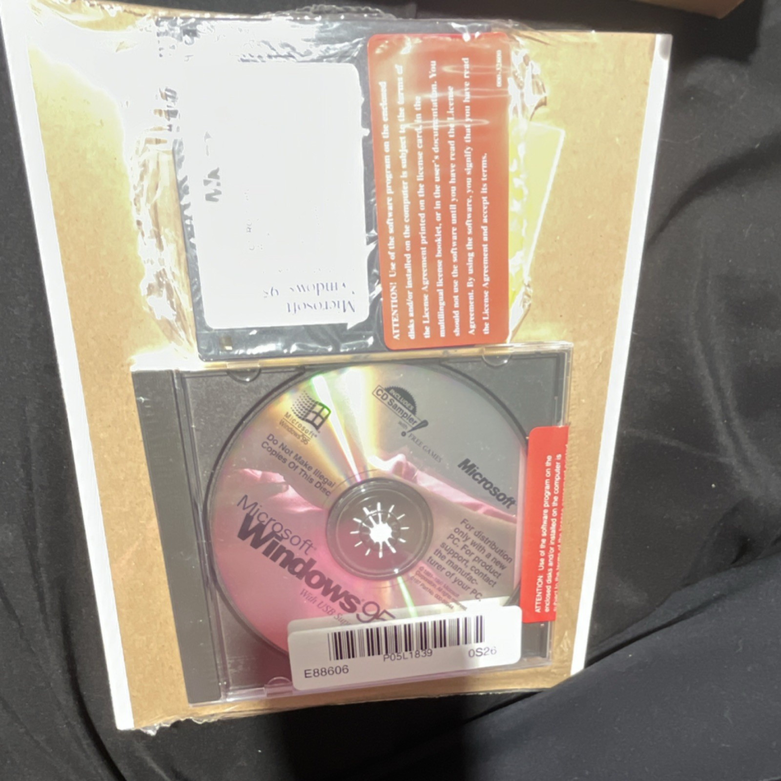 Microsoft Windows 95 OEM Operating System CD-ROM w/ COA, English (X03-29797)