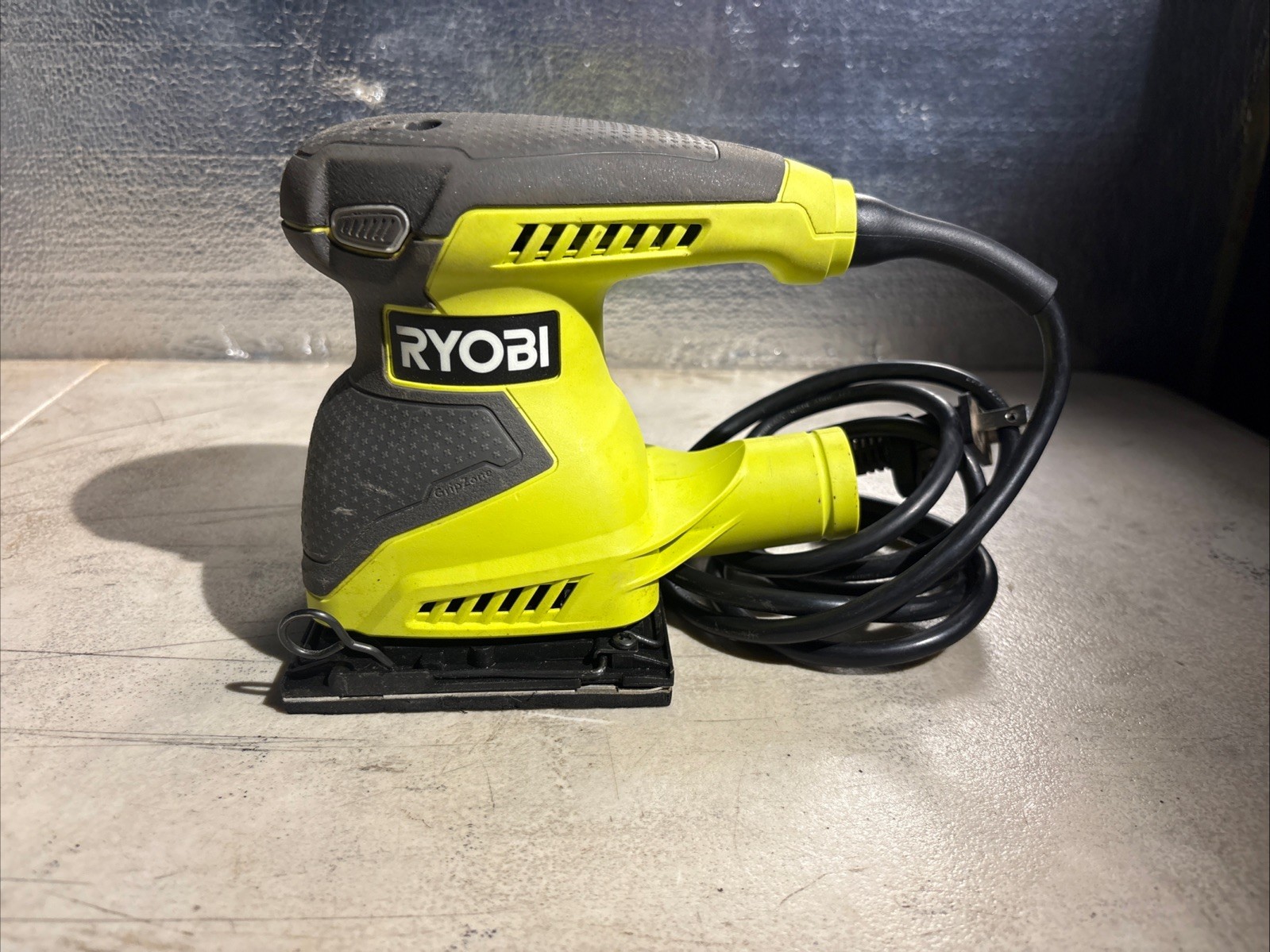 Ryobi S652DG 2 Amp 1/4 Sheet Corded Pad Finishing Sande