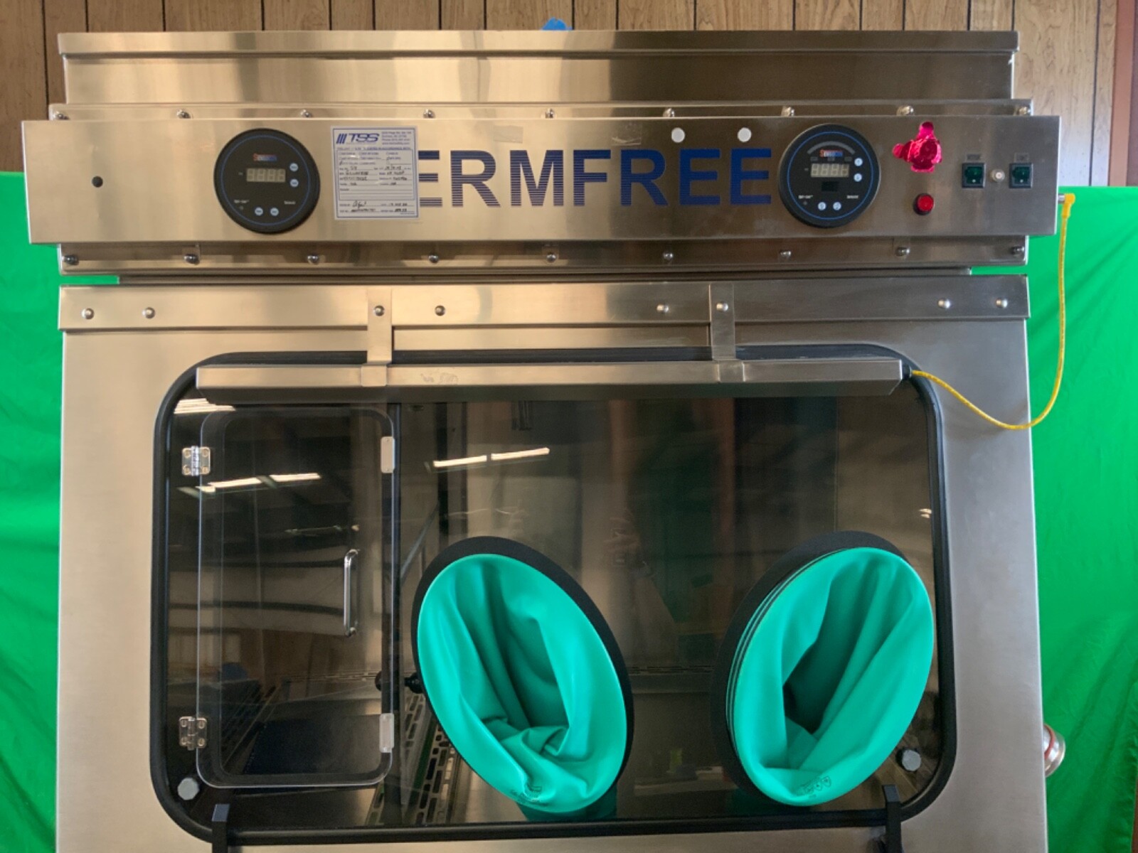 GERMFREE VF LAMINAR FLOW ASEPTIC ISOLATOR