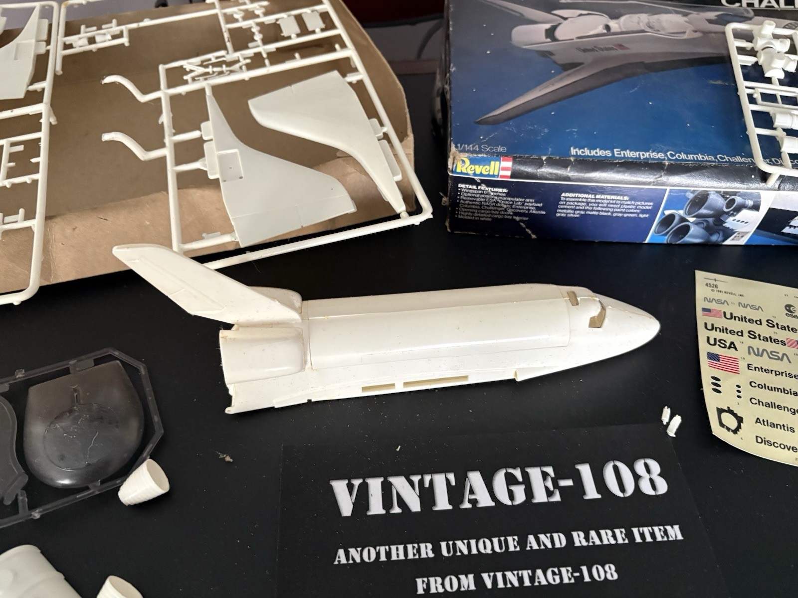 Revell 4526 Space Shuttle Challenger 1/144 Scale 1982 - OPEN BOX
