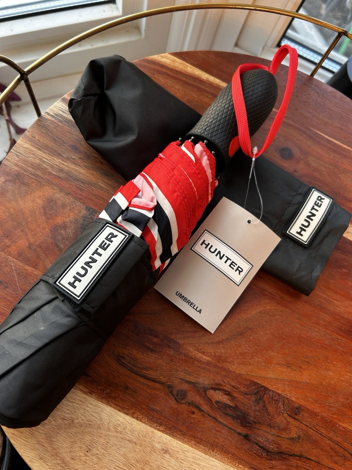 HUNTER TRAVEL UMBRELLA BLACK RED STRIPES WITH COVER 100% POLYESTER  NWT