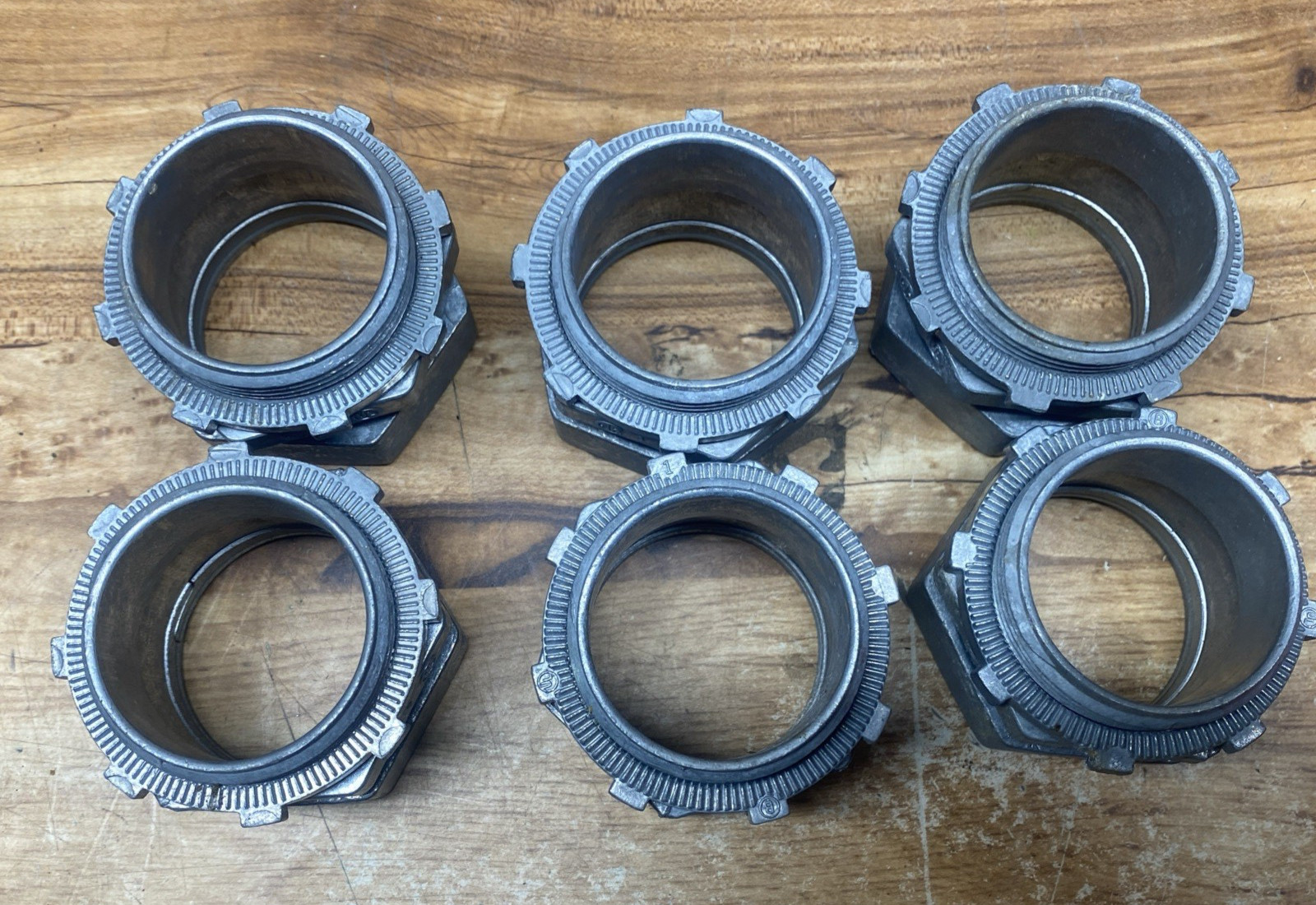 Lot of 6 x Bridgeport 254-DC2 1-1/2" Zinc EMT Connector
