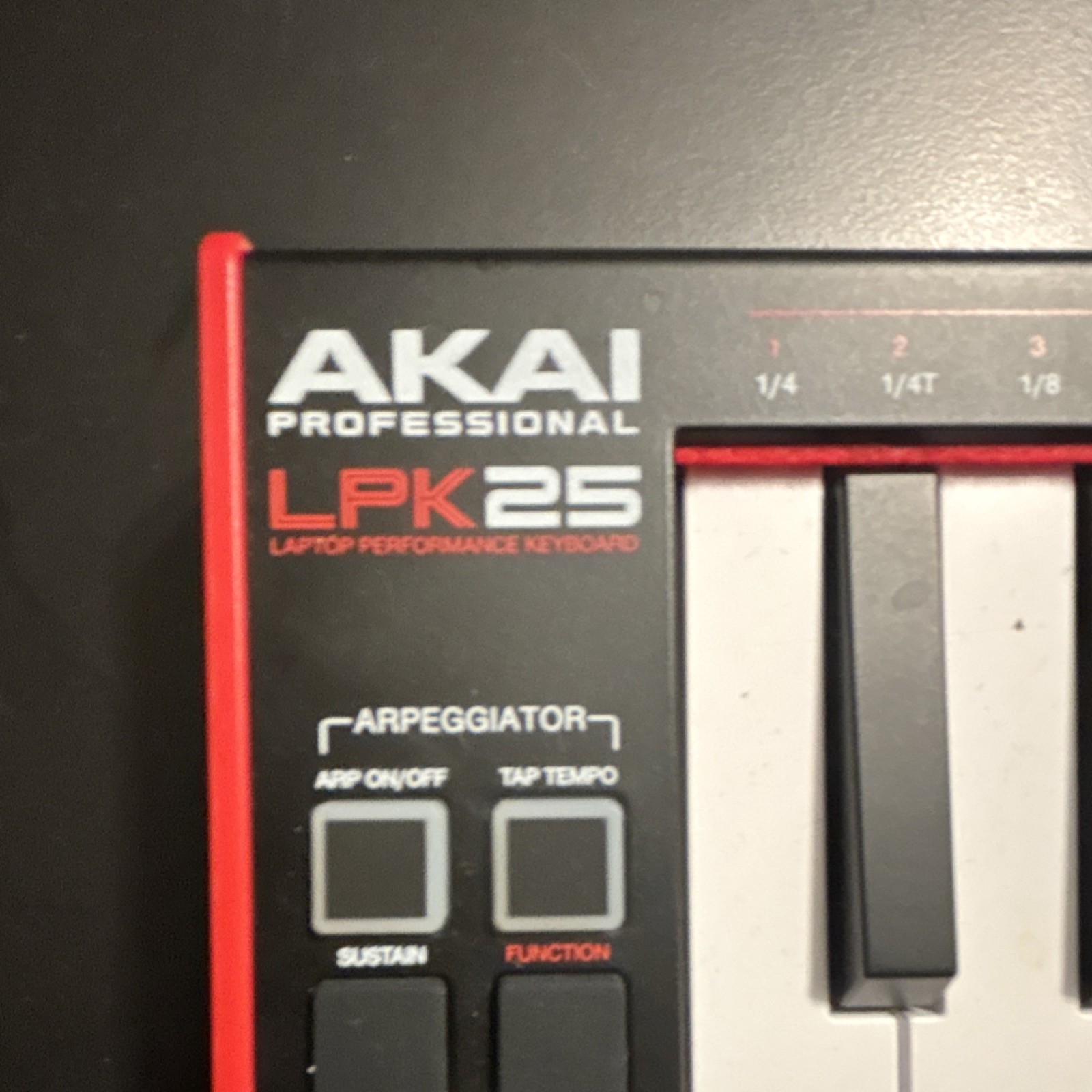 Akai LPK25 25-Key Digital USB Keyboard Controller MIDI Arpeggiator USB Out