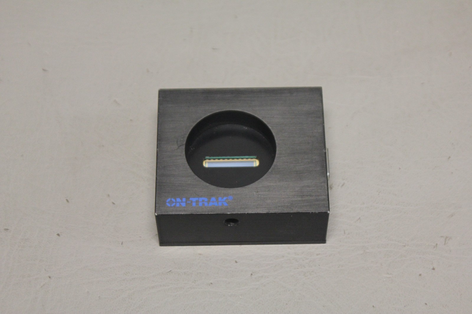 ON-TRACK POSITION SENSING DETECTOR