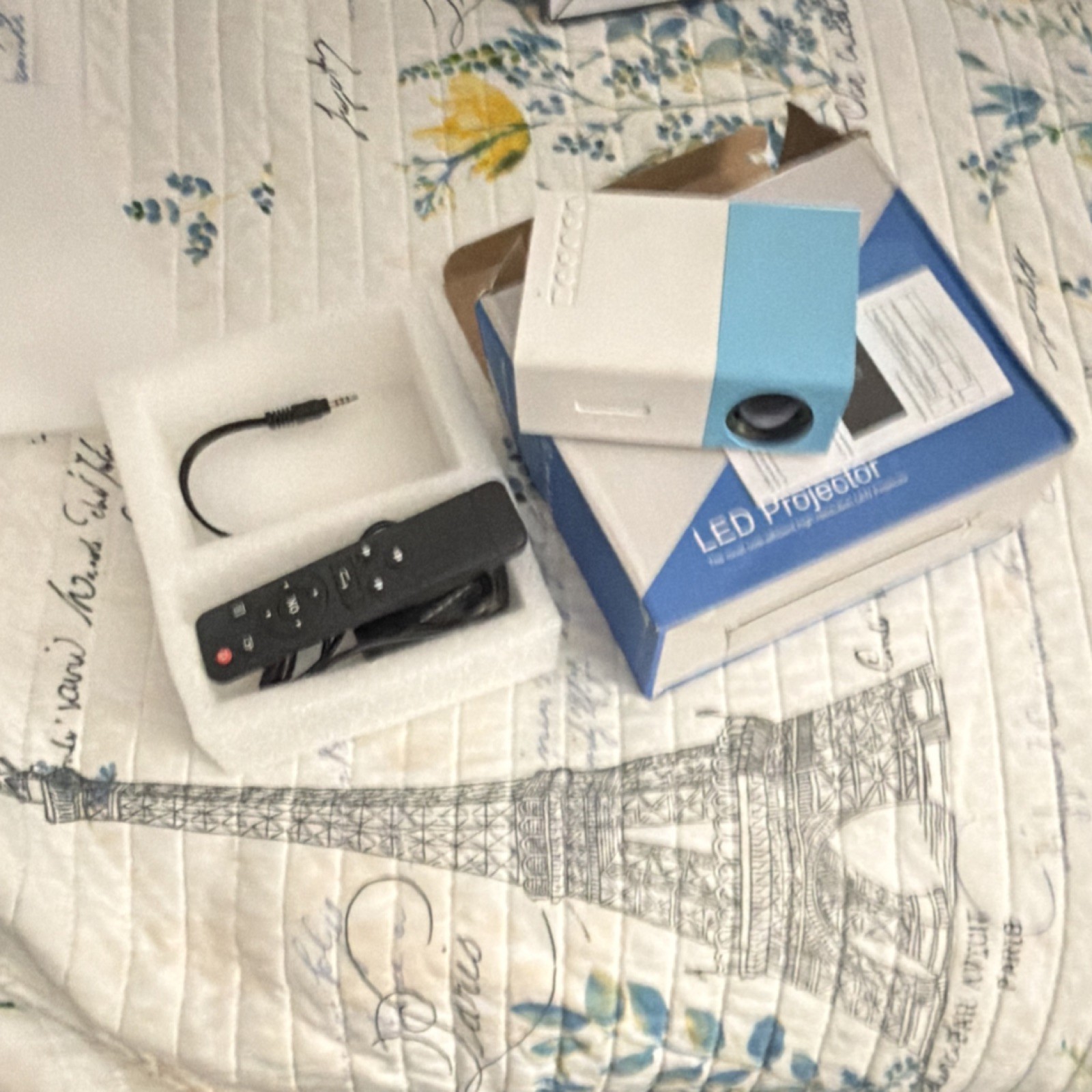 LED Projector LED Multimedia Projector Portable Mini White/Blue HDMI USB