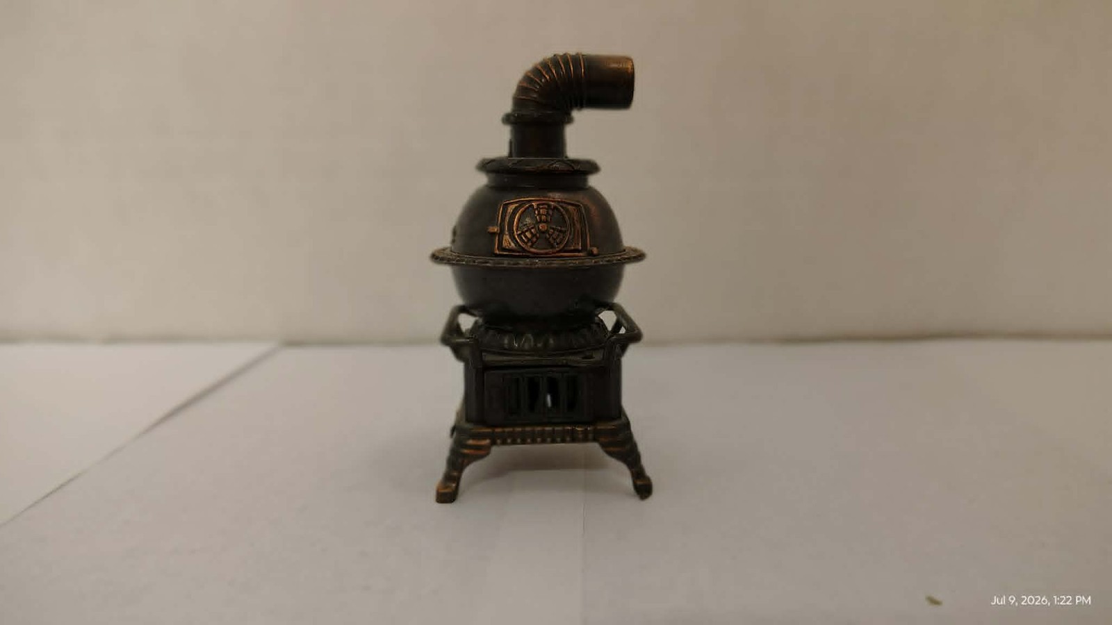 Pot Belly stove BRONZE DIE CAST METAL COLLECTIBLE PENCIL SHARPENER NEW