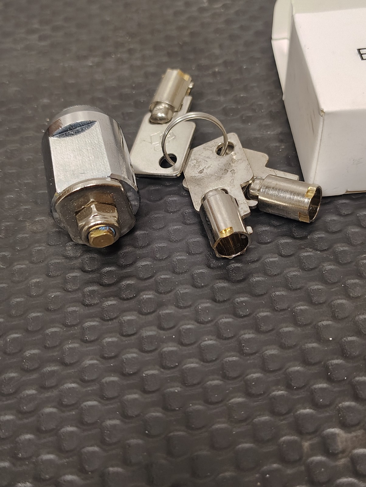 Self Storage Cylinder Lock for Storage Locker - One Cylinder Lock and Three Keys