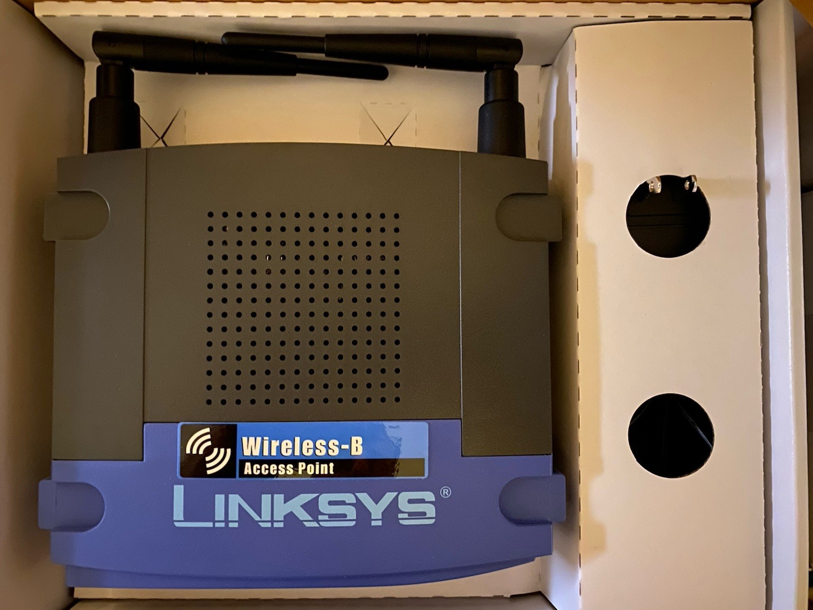 Linksys WAP11 Wireless-B Access Point 802.11b 11Mbps AP Client Repeater Bridge