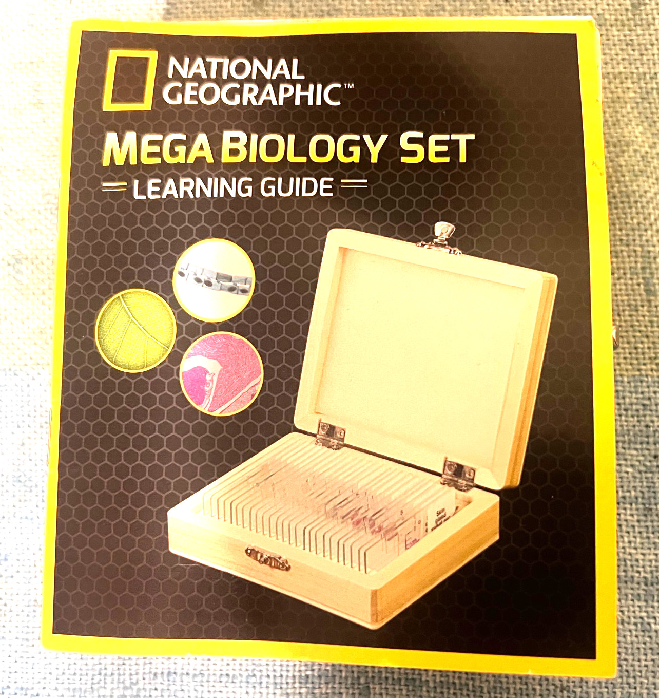 National Geographic Mega Biology Set  25 Prepared Microscope Slides & Booklet