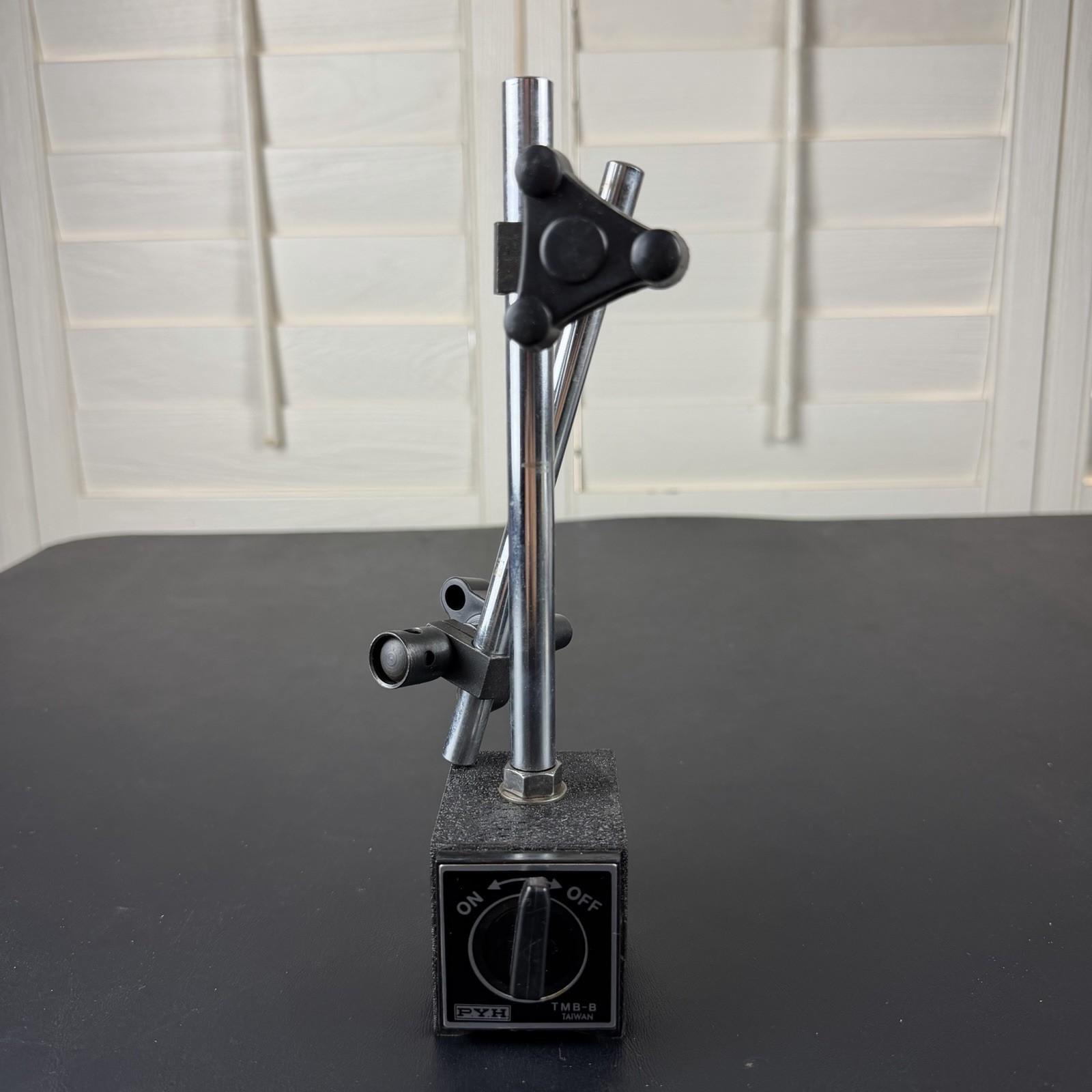 P.Y.H. TMB-B Magnetic Base Indicator Stand Machinist Inspection Tool w/ Box