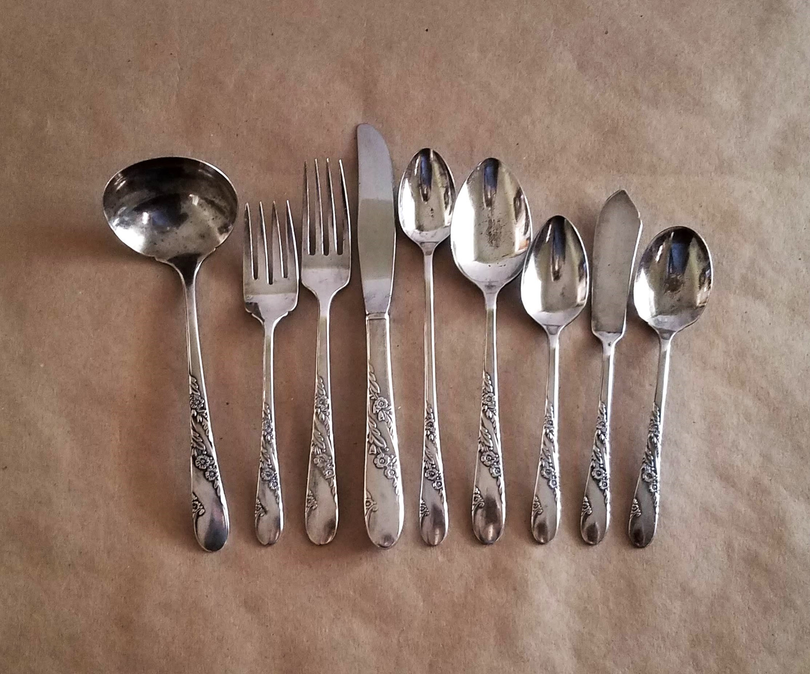1950 BRIDAL WREATH Silverplate Flatware, Floral Silverware, Replacements, Dining