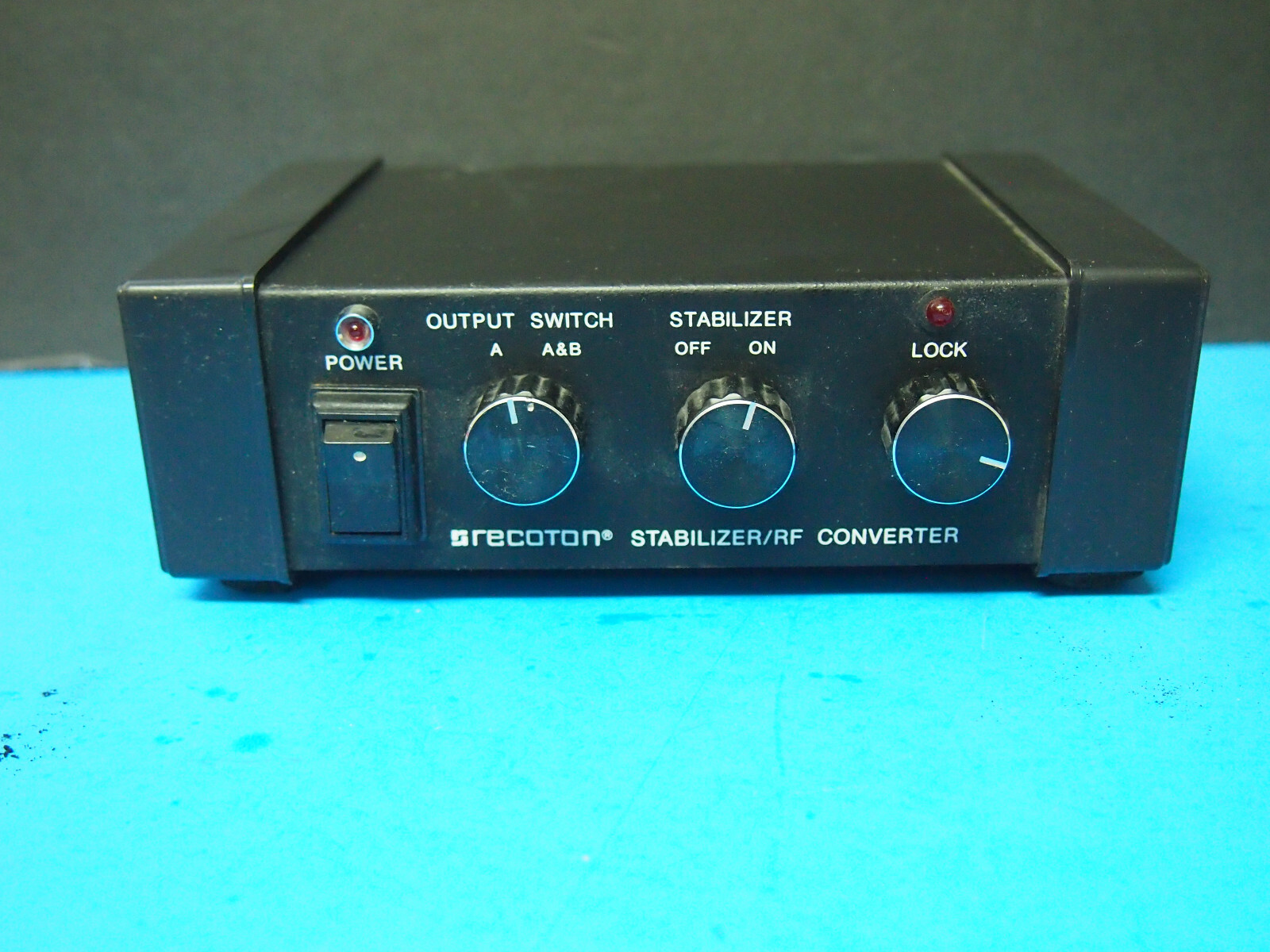 VINTAGE RECOTON VIDEO STABILIZER / RF CONVERTER PRODUCER SERIES 1982 V600A