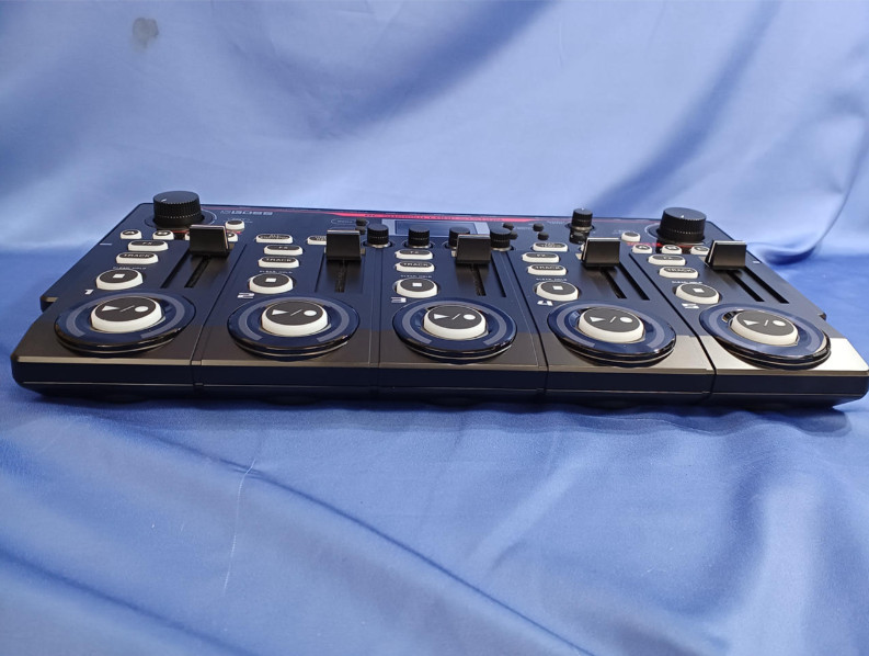 BOSS RC-505 MKII Loop Station Tabletop Looper Sampler Effects Processor Japan