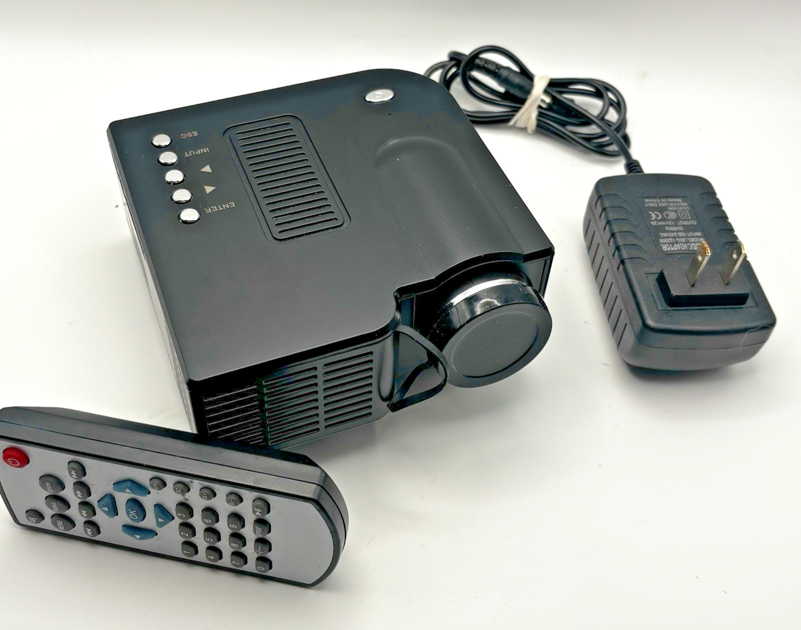 Portable Mini LED Entertainment Projector LCD Image System Projects Up To 60"