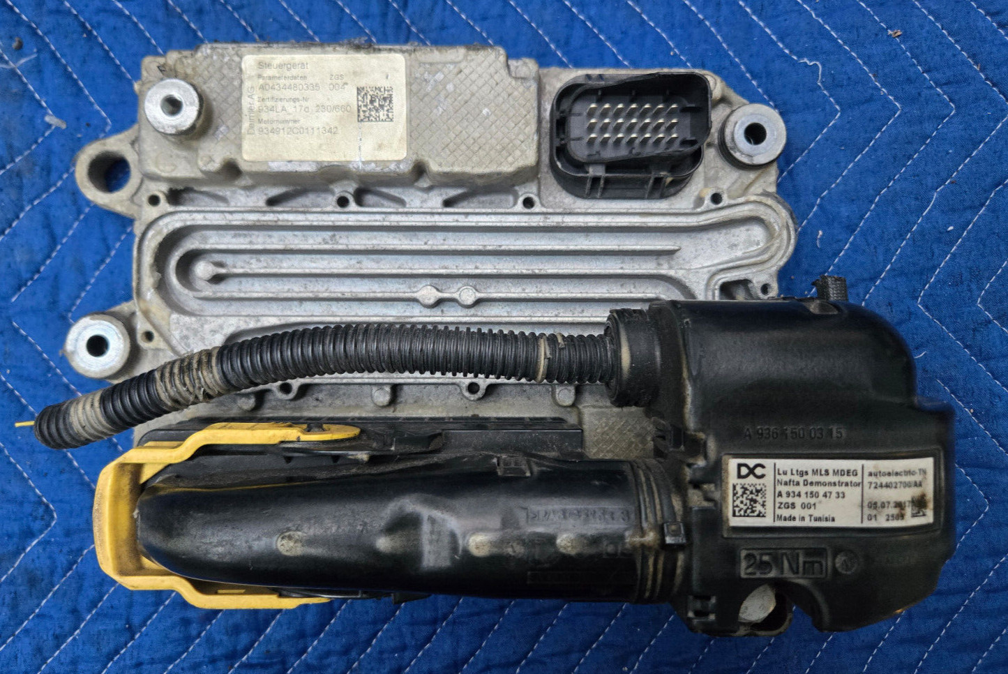 2019 DETROIT DD15 ECM Engine Computer 001 446 58 35 / 002 Used OEM W/ Plug NOTES
