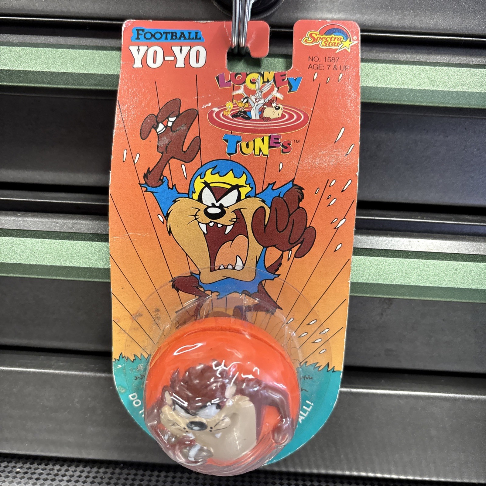 Vintage (1995) Toy Biz Spectra Star YO-YO Looney Tunes Taz Devil New Sealed
